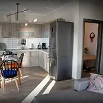 Marinos House דירה *
